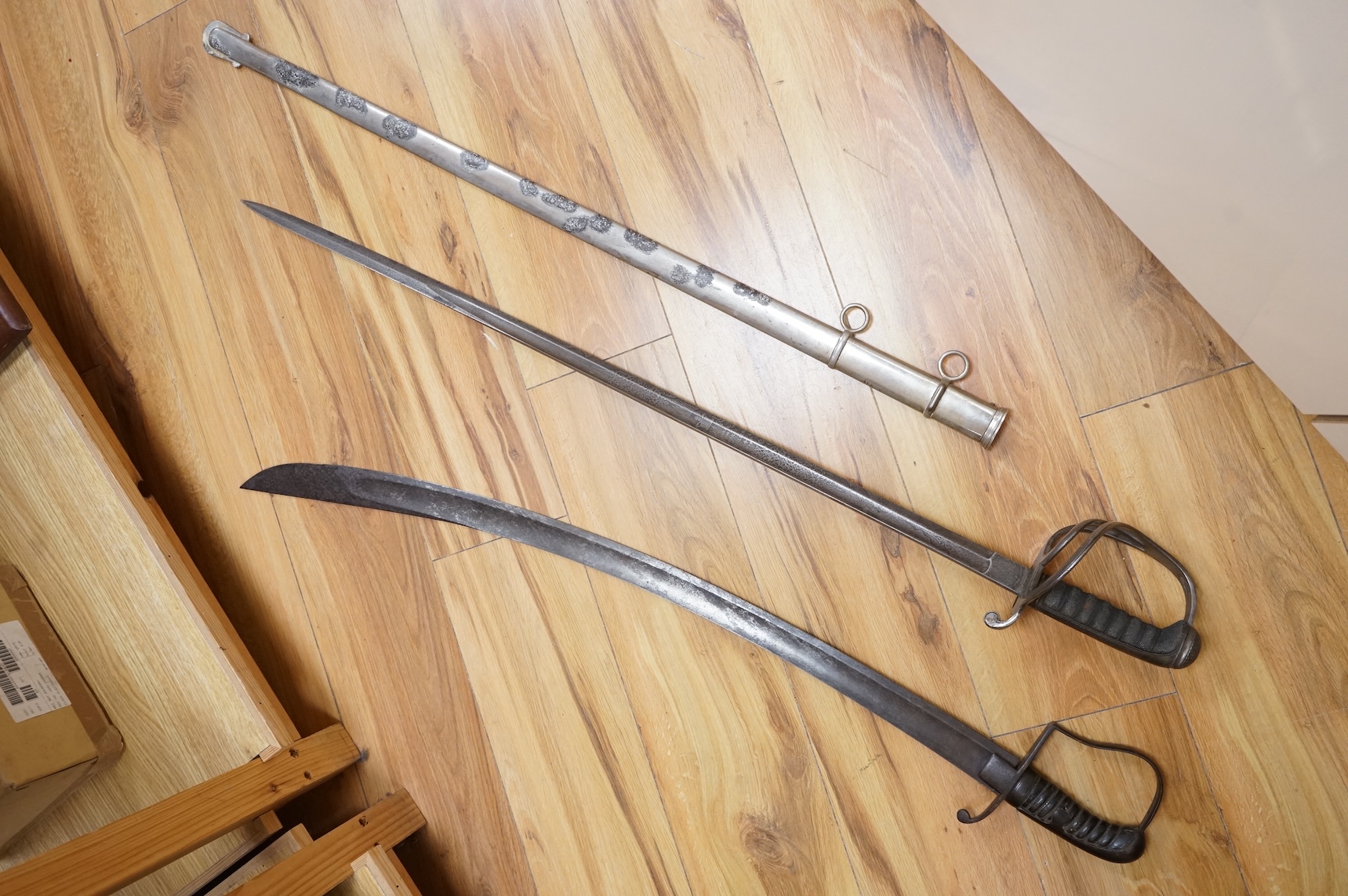 A 1796 pattern cavalry officer’s sword, blade etched J. Runkel, Solingen, regulation blade, in fair condition, grip wormed, together with an 1822 pattern sword blade, etched; Honourable Horse Artillery Company, moderatel